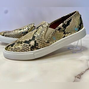 NWOB Steve Madden Safary Snakeskin Metallic Gold Sneakers 8 Slip on women’s